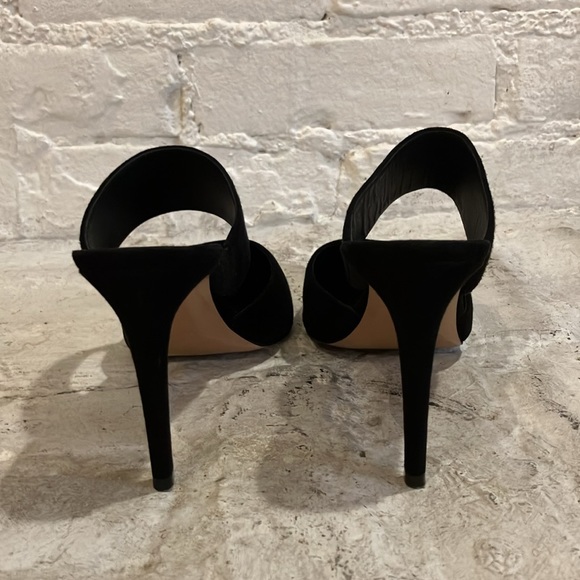 Never worn!!! Barneys NY Black Suede Heels! - Picture 5 of 5